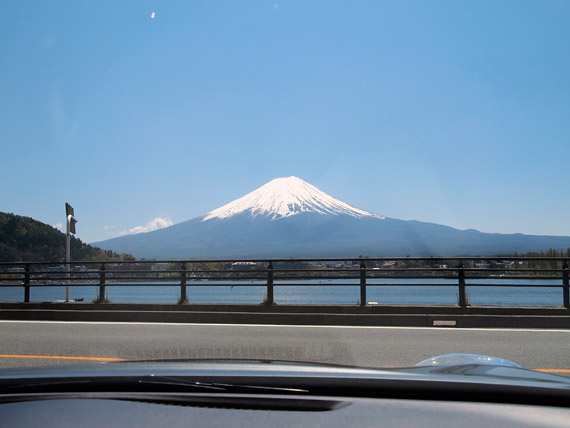 http://www.at-roadside.com/drive/img/130428_kawaguchiko02.jpg