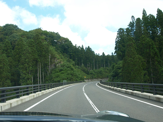 http://www.at-roadside.com/drive/img/lakeline-hatoriko04.jpg