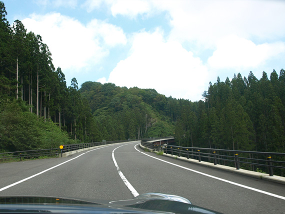 http://www.at-roadside.com/drive/img/lakeline-hatoriko06.jpg