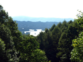 涼風峠から望む小野川湖
