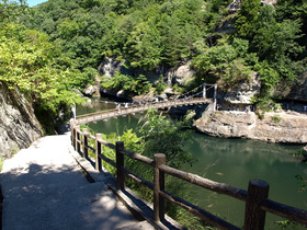 塔のへつりの吊橋