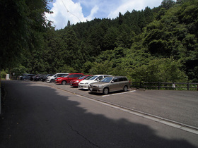 払沢の滝 無料駐車場