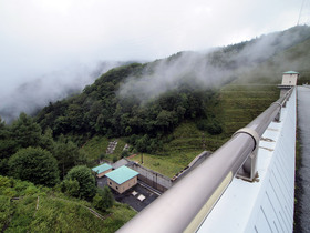 谷川の風景