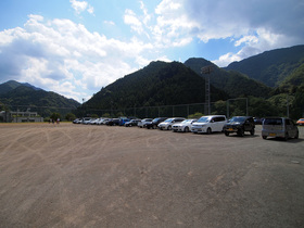 払沢の滝臨時駐車場(檜原村総合運動場)