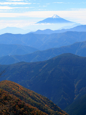 石尾根から富士山の眺望