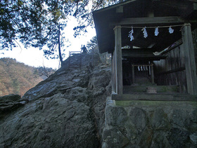 天狗岩の祠