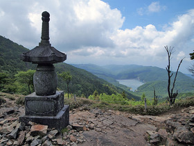 中里介山文学碑