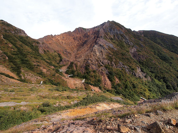 登山道より左手(北側)に朝日岳