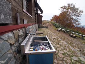 平標山ノ家の水場