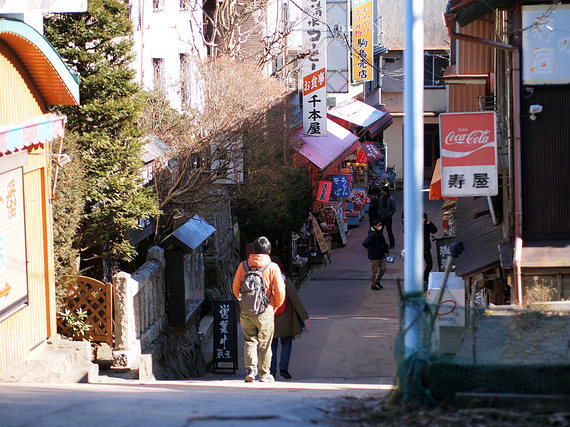 御岳山の商店街