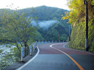 奥多摩湖沿いの青梅街道