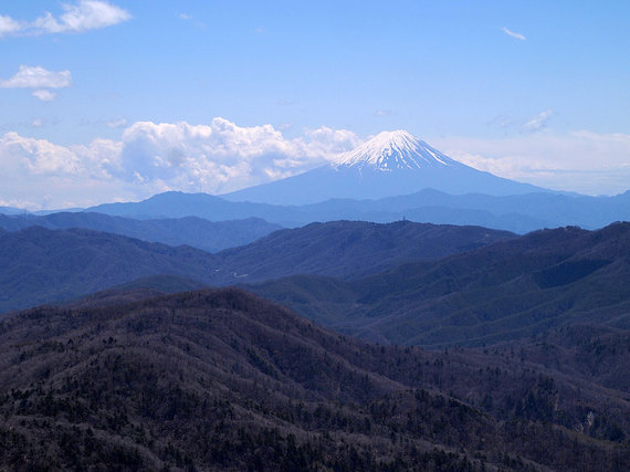 奥秩父主脈縦走路から富士山の眺め