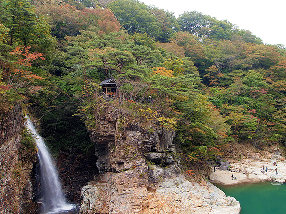 五龍王神社と虹見の滝