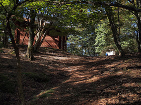 鷹ノ巣山避難小屋