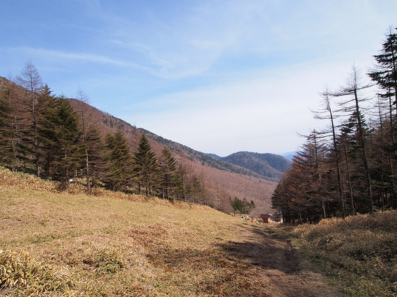 将監峠から将監小屋方面の眺望