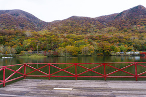 小鳥ヶ島から望む黒檜山、駒ヶ岳