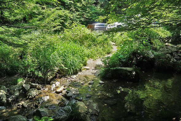 日影沢林道に接続する渡渉箇所