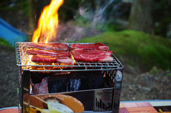 炭火で一人焼肉！