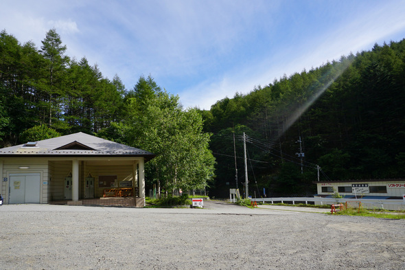 柳沢峠駐車場