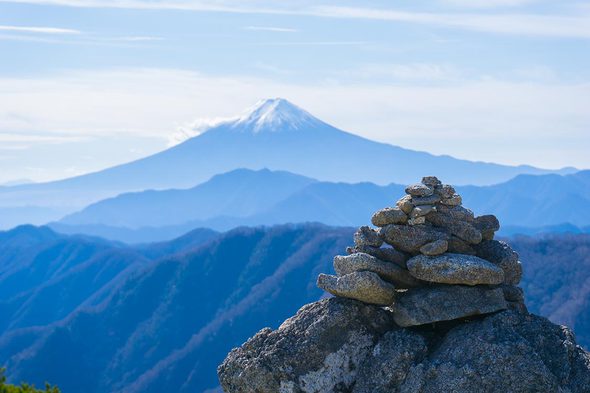 白谷ノ丸のケルンと富士山