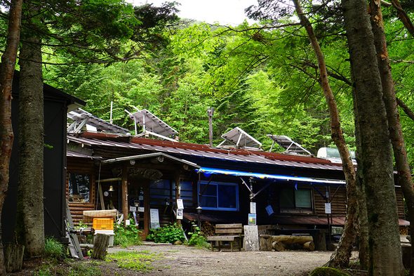 山小屋の大弛小屋