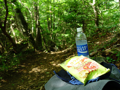 石山の路のベンチで休憩！