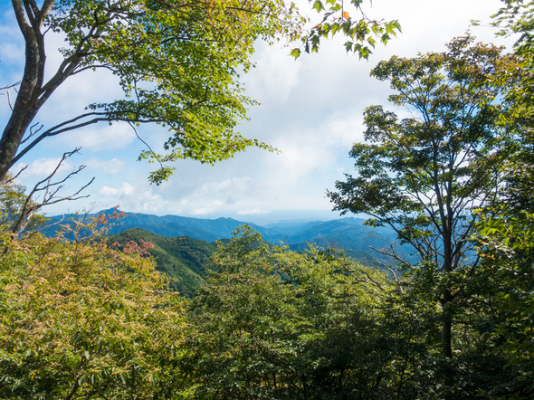 三頭山 見晴し小屋からの眺望