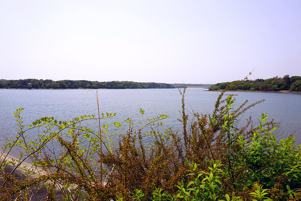 狭山公園から多摩湖の眺望