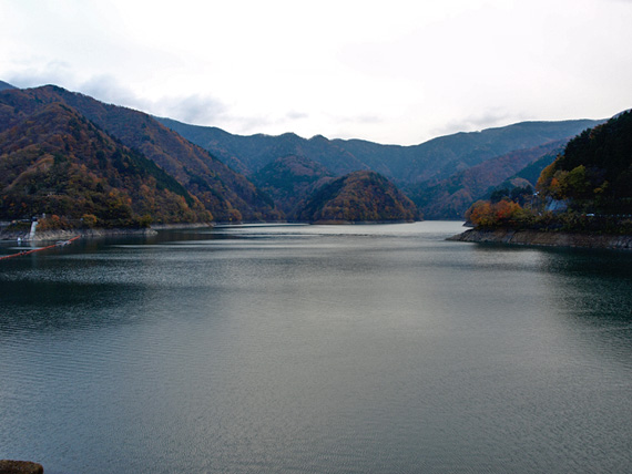 奥多摩湖