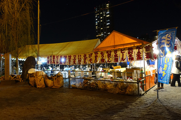 上野公園 不忍池弁天堂裏の出店 (2023.3.22)